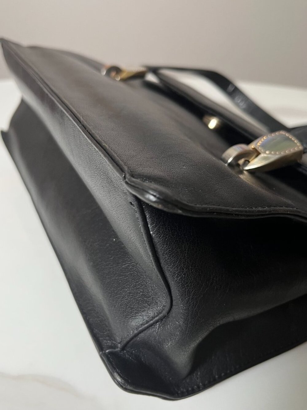 Koret Vintage Black Leather Shoulder Bag Red Interior Matching Coin Purse MCM - Picture 8 of 14